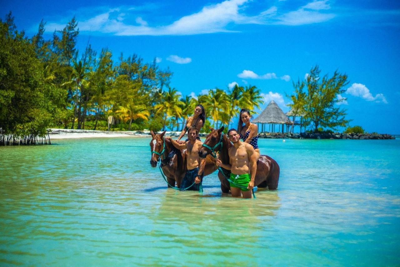 Punta Cana Sol Caribe Beach Pool Exterior photo